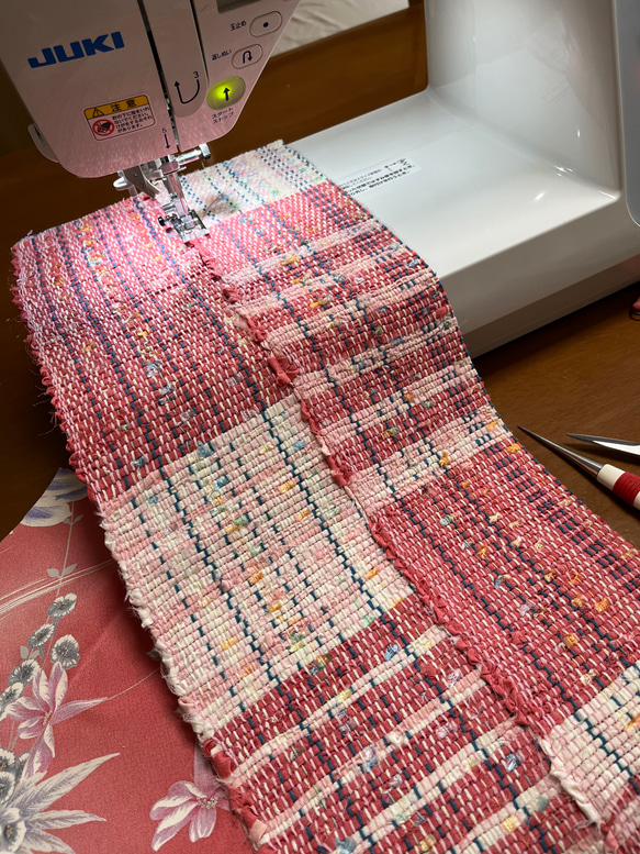 【一点物】裂織りの手織りショルダーミニバッグ ピンク 4枚目の画像