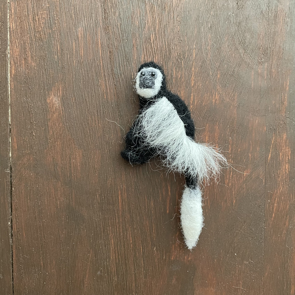 阿比西尼亞疣猴全身胸針 第1張的照片