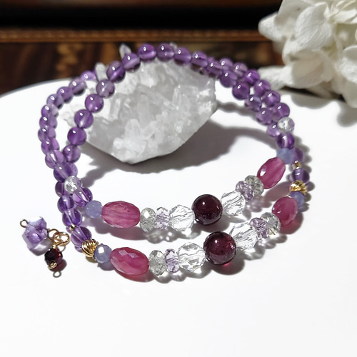 ガーネットとアメジストの14kgfブレスレットチャーム／ペンダント