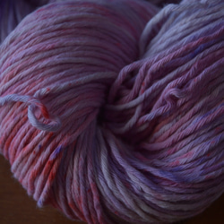 手染め糸　コットン　　赤紫　　nijiyarn 4枚目の画像
