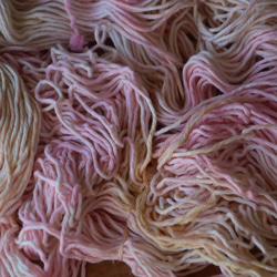 手染め糸　コットン　　生成りピンクベージュ　　nijiyarn 5枚目の画像