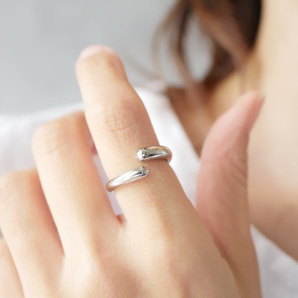 簡約叉形戒指，鋯石，不鏽鋼，銀 第7張的照片