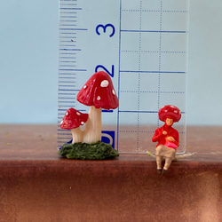 きのこ　きのこびと　赤　ミニチュア　フィギュア　苔テラリウム　ガーデンピック 7枚目の画像