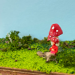 きのこ　きのこびと　赤　ミニチュア　フィギュア　苔テラリウム　ガーデンピック 3枚目の画像