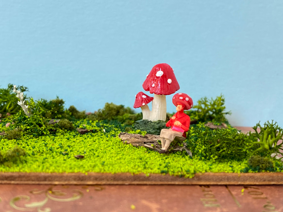 きのこ　きのこびと　赤　ミニチュア　フィギュア　苔テラリウム　ガーデンピック 1枚目の画像