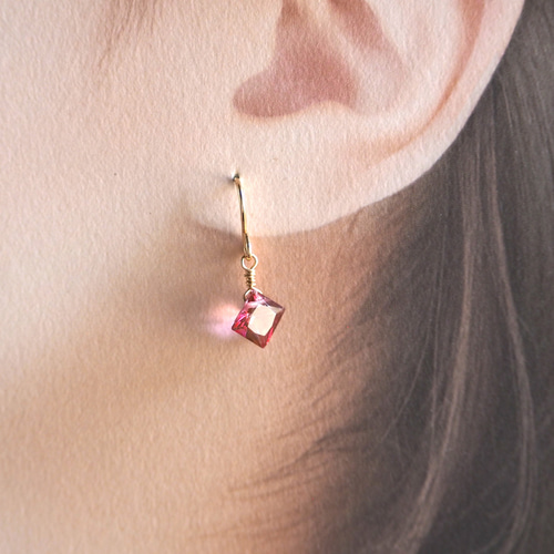 ピンクトパーズピアス 14kgf ダイヤプリンセスカット ピアス（フック 