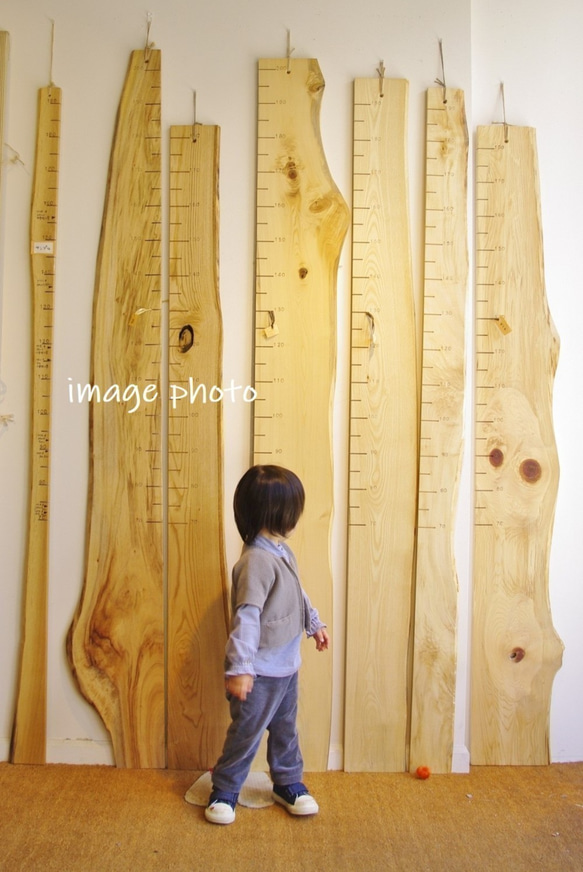 【木の身長計　耳付き材】はんのき／N-SIN-KA-01　お子さまの成長を見守る 1枚目の画像