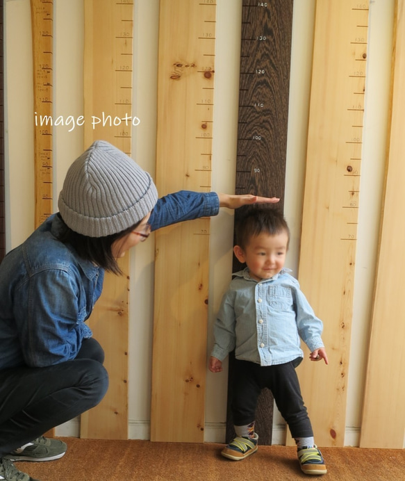 【木の身長計　耳付き材】ハンノキ／N-SIN-KA-02　お子さまの成長を見守る 1枚目の画像