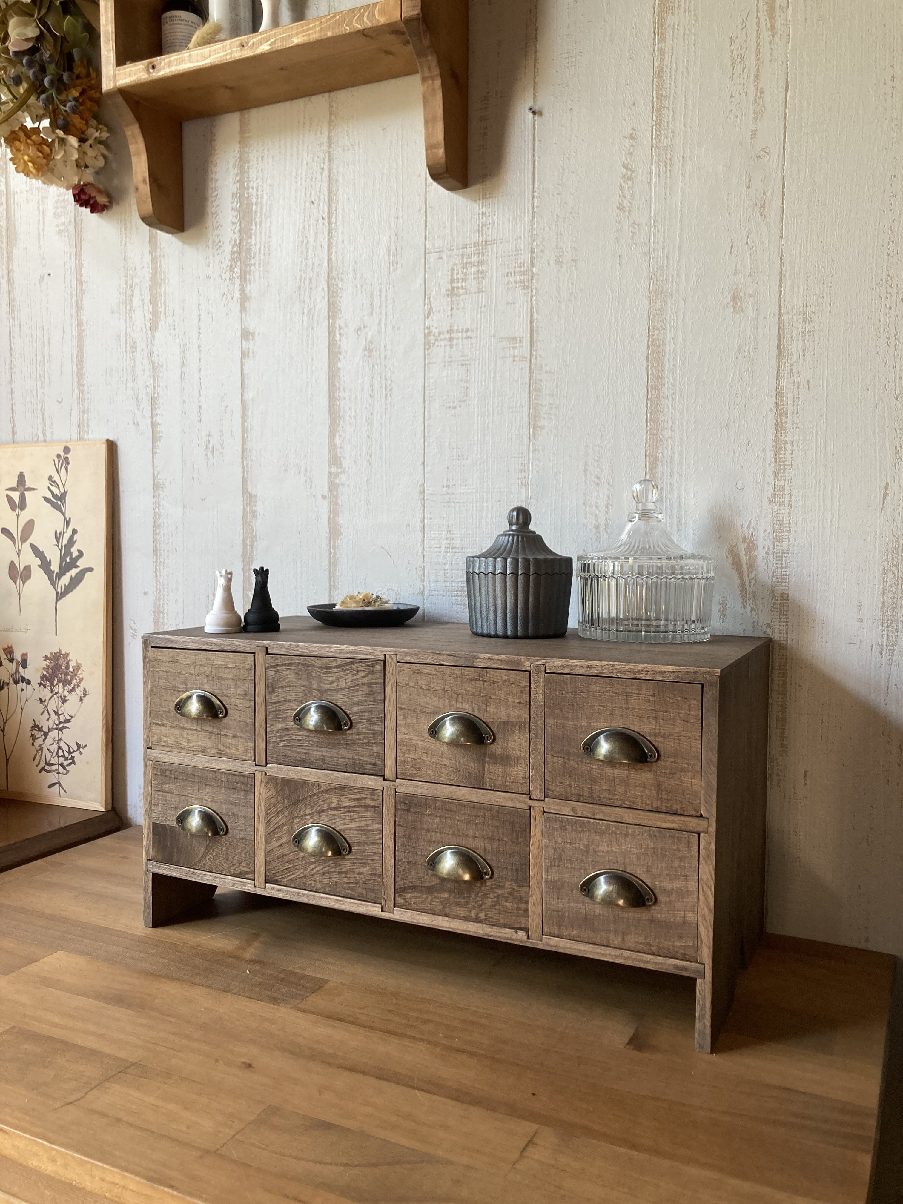 レトロな雰囲気の木の8マスドロワー 小引き出し