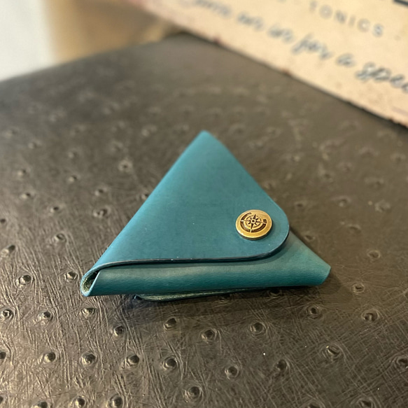 光滑美麗的 Lisshio 皮革三角零錢包 [藍色]/CoinCase[藍色] 雜貨 禮物 第1張的照片