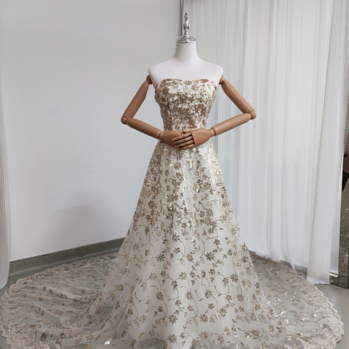 送料無料！カラードレス ゴールド パーティードレス くるみボタン 抜群