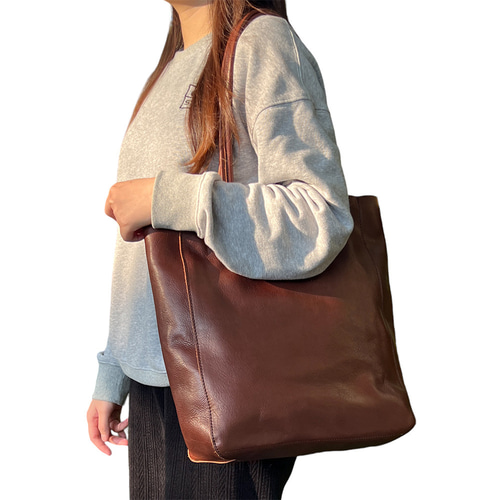 参考写真として）亀屋革具店大きなトートバッグ肩掛けタイプダークブラウン