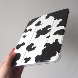 手帳型iPadケース【牛柄】三折りスタンド機能付プラケースタイプ 3枚目の画像
