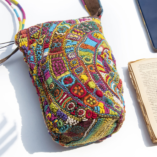 手縫いカラフル刺繍サイドバックパック、刺繍クロスボディバッグ