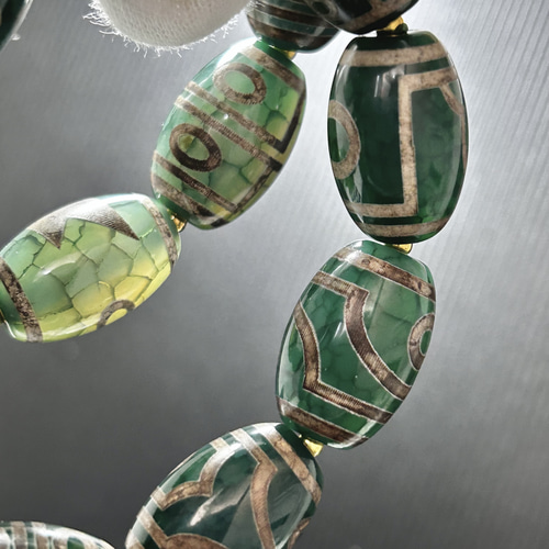 再販】龍紋 緑瑪瑙 (ドラゴンアゲート) チベット産 天珠 ブレスレット