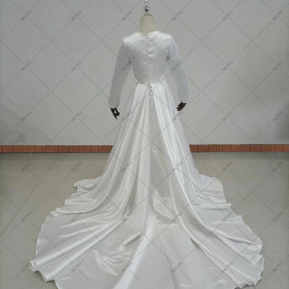 サテン シンプル ロングトレーンドレス ウェディングドレス G018 4枚目の画像