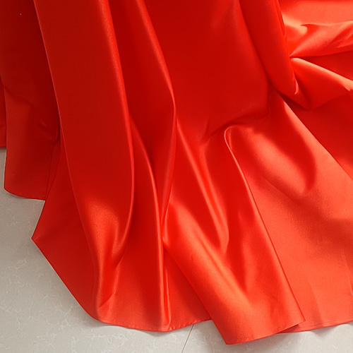 送料無料 ！トレンドのオレンジ パーティードレス おしゃれ上級者に  