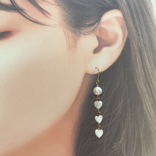 ハートのシェル揺れるピアス、イヤリングにも、淡水パールピアス  