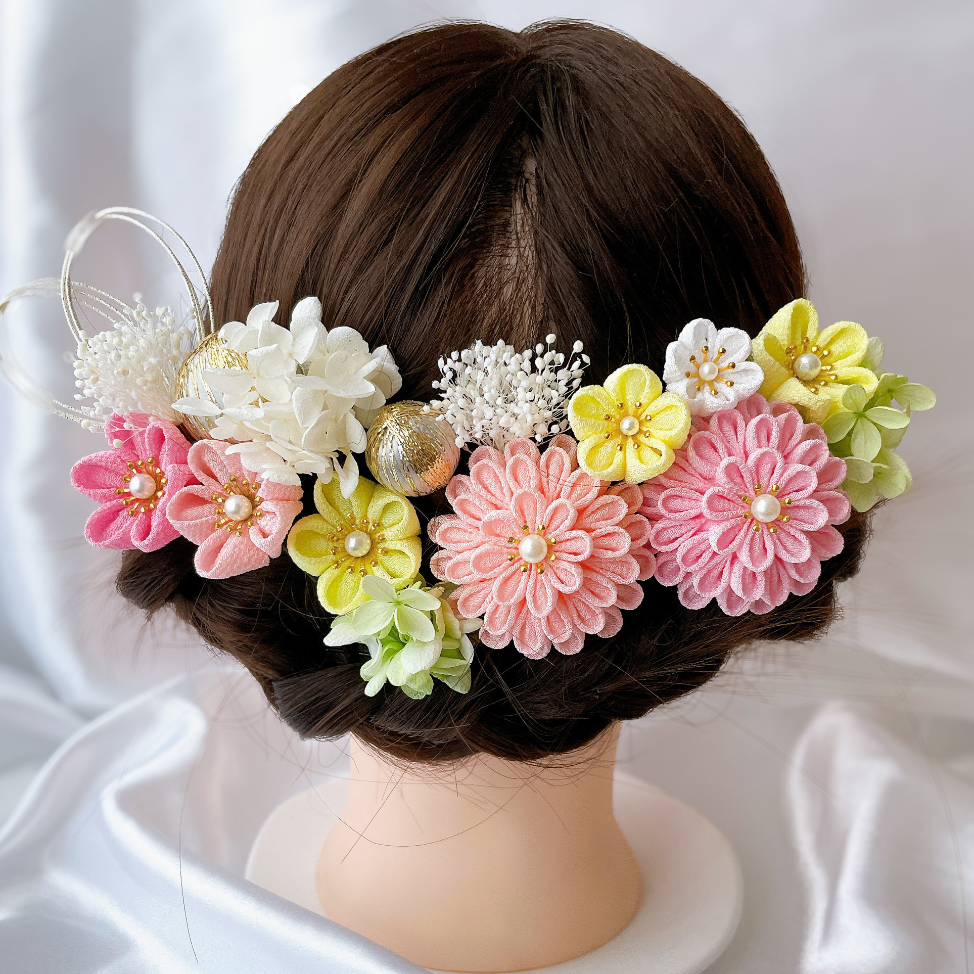 成人式、卒業式に！ふんわり可愛い 撫子ピンクの髪飾り　つまみ細工　和装　振袖　袴