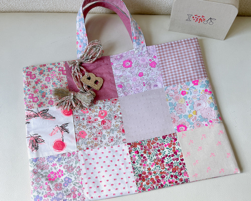 リバティパッチワークレッスンバッグピンク系② レッスンバッグ manon