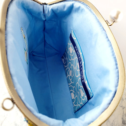 大玉パールのファスナーポケット付き ８本ダーツマチのがま口バッグ(持ち手付き) 8枚目の画像