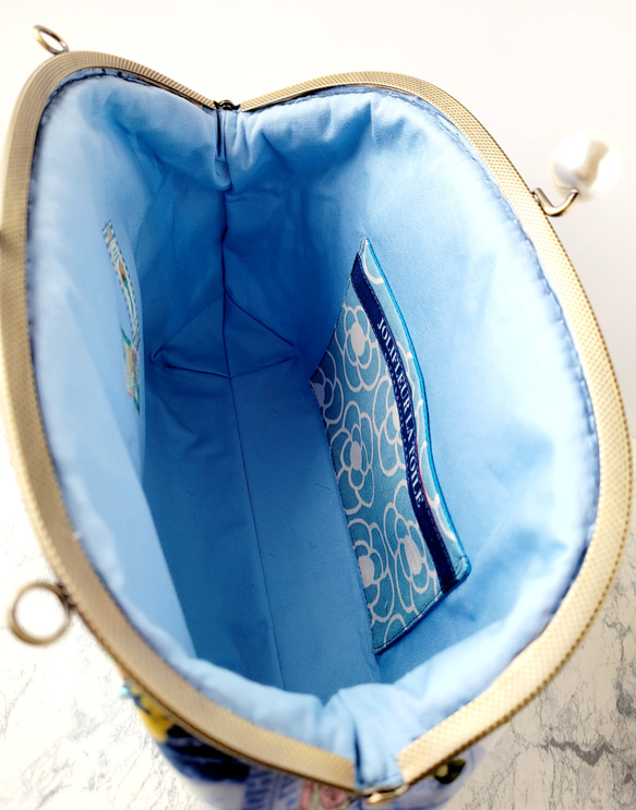 大玉パールのファスナーポケット付き ８本ダーツマチのがま口バッグ(持ち手付き) 8枚目の画像