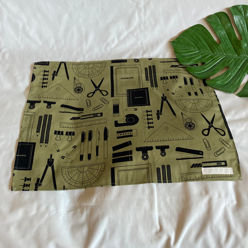 オーダーOK】ランチョンマット×2枚セット(45×35cm)☆文房具ペン定規 