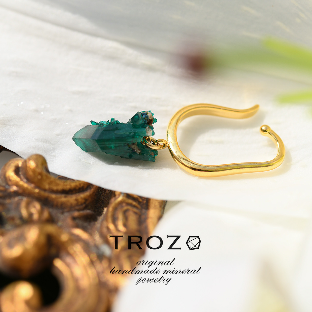 【023 Fairy Tale Collection】 ダイオプテーズ 鉱物原石 イヤーカフ 天然石 アクセサリー