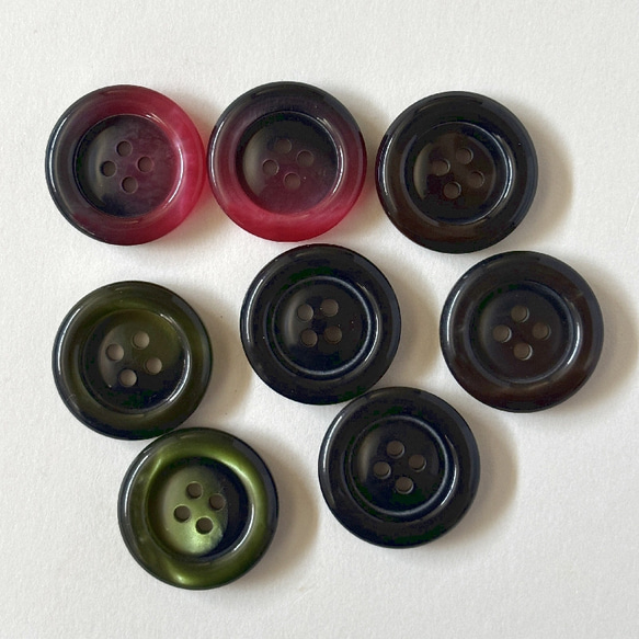 ボタン レトロ 円形 丸型 レッド ブラウン グリーン ブラック 4つ穴 23mm 8個セット el-069 1枚目の画像