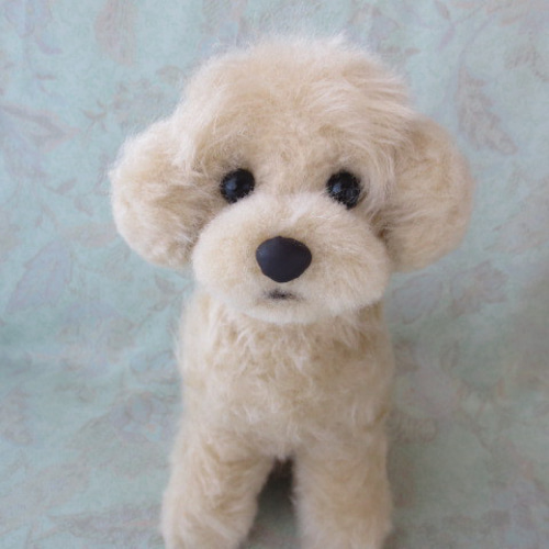 クリーム色のぬいぐるみ犬 トイプードル トイプードル S クリーム 立ち ぬいぐるみ グレイフル インテリア用品