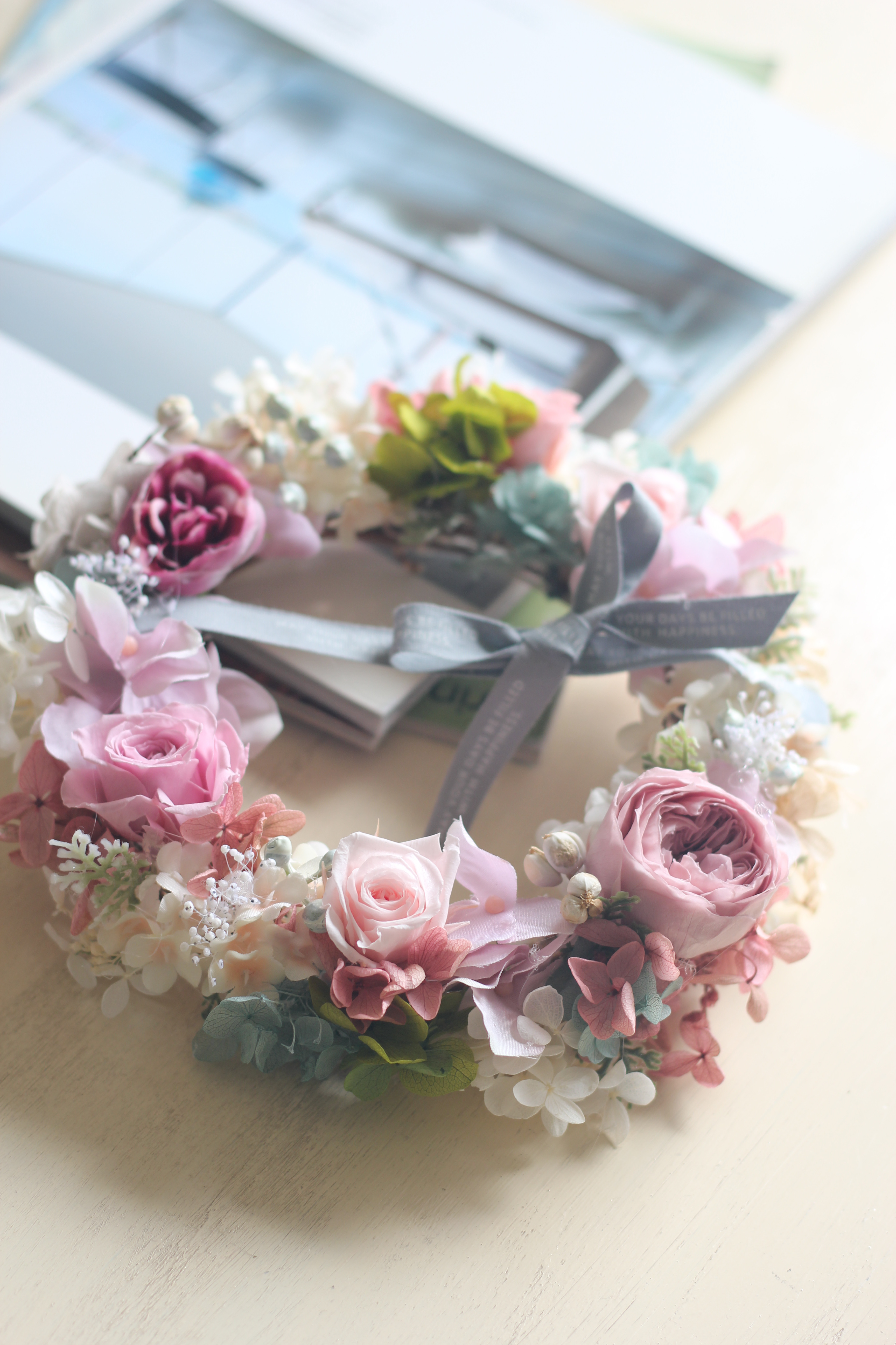 ニュアンスカラーのプリザーブドフラワーリースー（１）