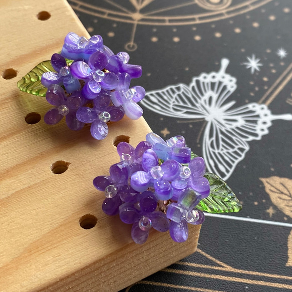 【新色】立体紫陽花のスタッドピアス/イヤリング 4枚目の画像
