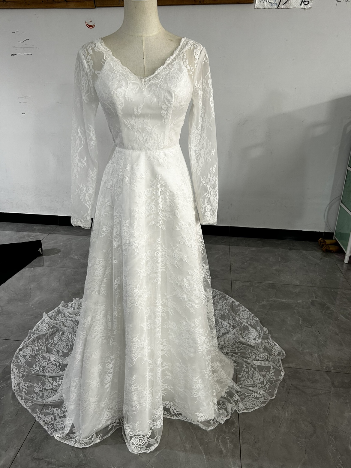 フランス風 Vネック ウェディングドレス 贅沢な総レース 長袖 結婚式/披露宴 華やかなトレーン