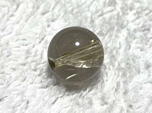 CYA【AAAA 金針水晶 虹入り 11.６mm 粒売】 ルチルクォーツ 天然石ビーズ 現物 2枚目の画像