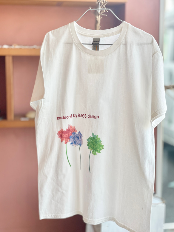 FLAGS Tシャツ「Emi flowers」父の日 母の日　誕生日プレゼント・ギフト パラアート 1枚目の画像