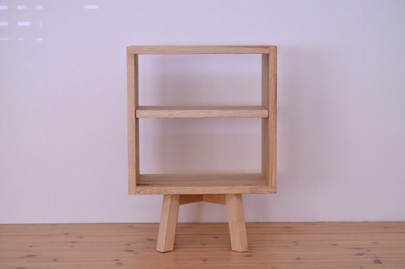 一目で無垢材と分かる組み継ぎ技法の美しいオープンシェルフ（ナチュラル仕上げ） 