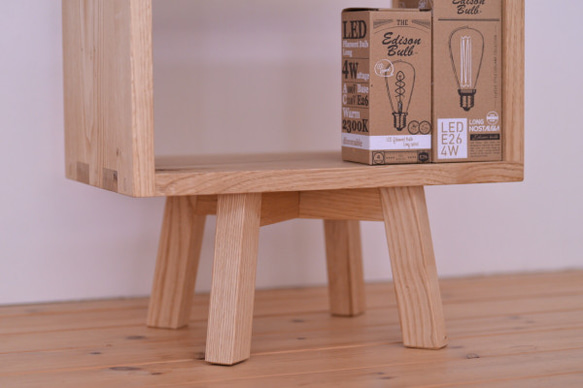 一目で無垢材と分かる組み継ぎ技法の美しいオープンシェルフ（ナチュラル仕上げ） 