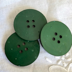 大きな緑の4つ穴ボタン　丸ボタン　バラ売り 12clbe17-1 2枚目の画像