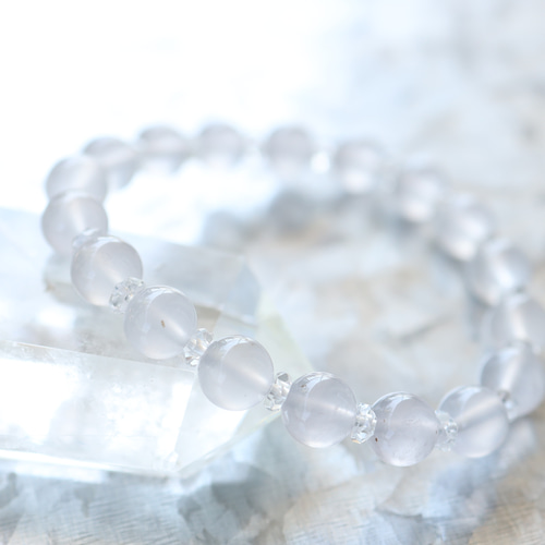 【桃ちゃん様に専用ページ】ウラル山脈産　アイスクォーツのブレスレット❣️❣️ 完売】「幻のクォーツ」ウラル山脈産 アイスクォーツ お守り