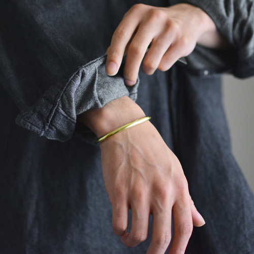 美品！⭐︎イタリア製⭐︎ライオンヘッド ゴールドバングル⭐︎ 育てるバングルφ5㎜ 極太｜真鍮 ゴールド ブラス 太め シンプル