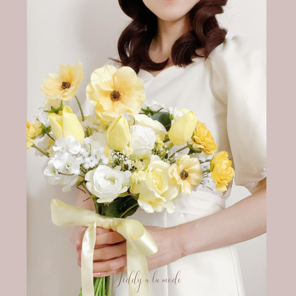 イエロー＆ホワイトの韓国風ブーケ　チューリップブーケ　ウエディングブーケ（造花）アーティフィシャルフラワー 5枚目の画像