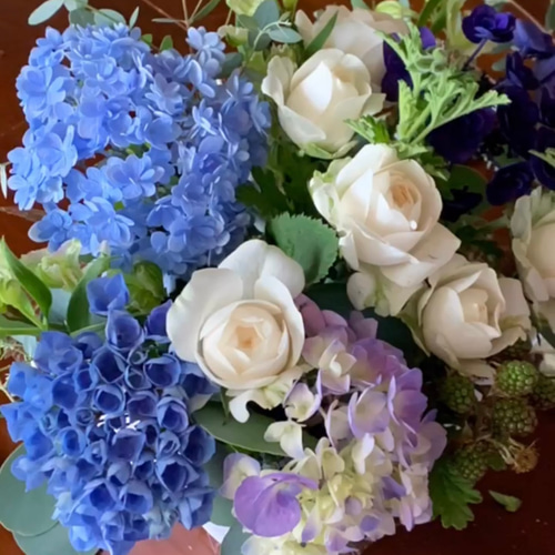 紫陽花のフラワーアレンジメント 誕生花 ブルーのお花 生花 誕生日  