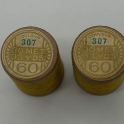 フランスアンティークDMCミニ木製コットン糸巻き2個セット（イエロー） 3枚目の画像