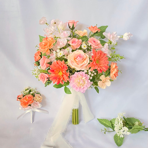 オーダーメイド】オレンジ ガーベラ とピンクダリアの クラッチ ブーケ