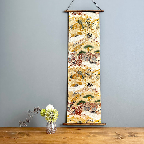 帯のタペストリー アンティークイエローに舞う鶴と花の扇 着物リメイク