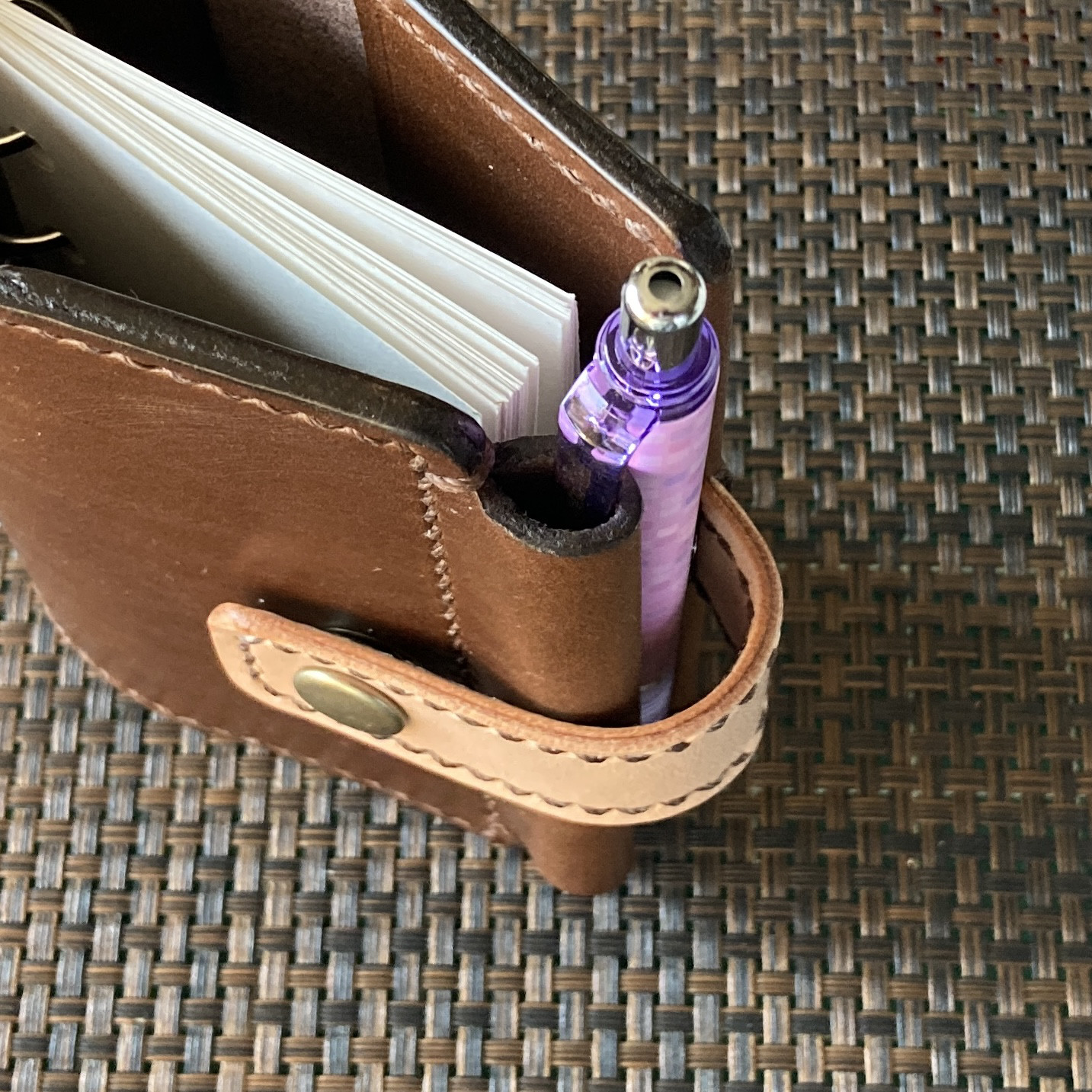 【mini5 cﾇﾒ 焦茶oil】筒状クリップホルダーのシステム手帳 SN5B-001dbn-oil 手帳 240511