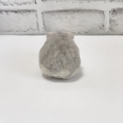伏せポーズのハムスター（ブルーサファイア）　羊毛フェルトマスコット 4枚目の画像