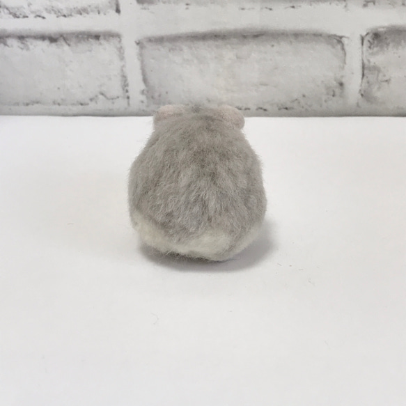 伏せポーズのハムスター（ブルーサファイア）　羊毛フェルトマスコット 4枚目の画像