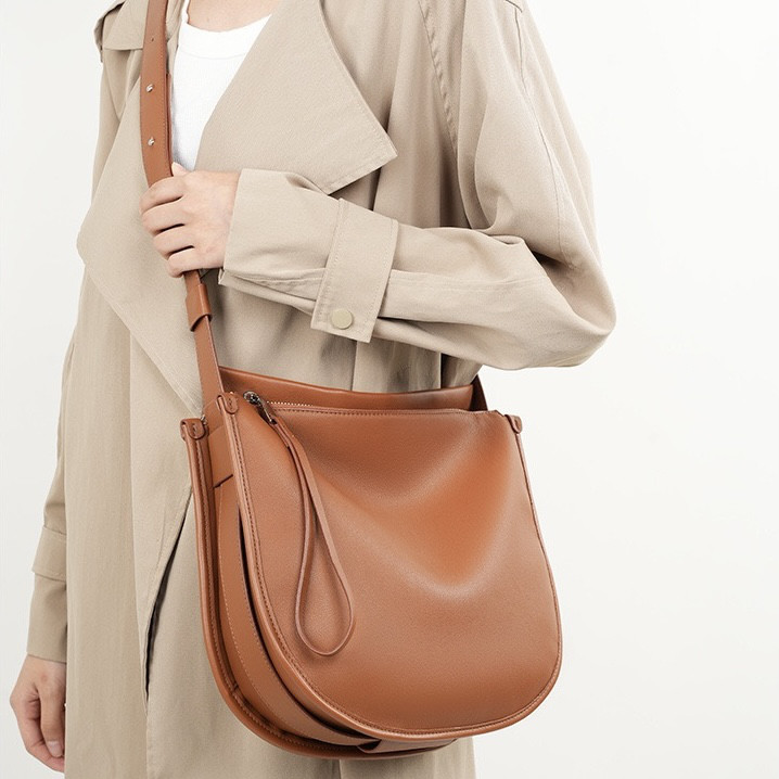 新型ミニマリスト快適ソフトトートバッグ 牛革通勤大容量シングルショルダークロスボディバッグ