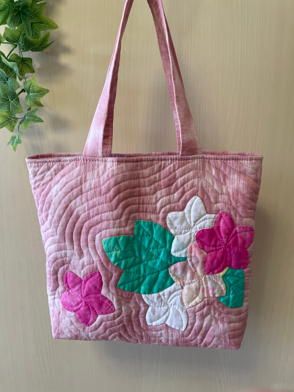 レフアとプルメリアのハワイアンキルトバッグ ハンドメイド